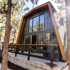 Modern & Cozy Big Bear Cabin Nestled in the Woods