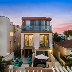 Modern Ocean View Home + Free Parking