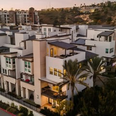 Luxury Townhouse w/ Rooftop Deck