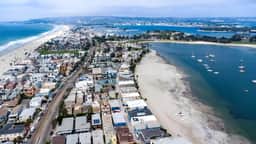 NEW Stylish Bay View Getaway+Parking+Steps to Beach!