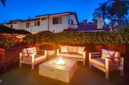 PB Cottage w/ Parking + Hot Tub + Firepit + Surfboard
