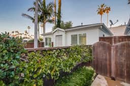 PB Cottage w/ Parking + Hot Tub + Firepit + Surfboard