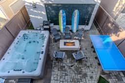 Amazing 5-Bedroom Bay View House W/ HUGE Jacuzzi + Fire Pit + Paddle Boards