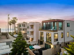 NEW Modern Ocean View Home + Free Parking