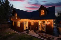 NEW Happy Bear Hideout Retreat+Game Room+Near Lake