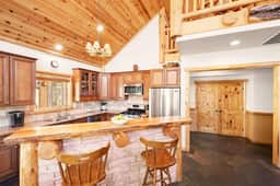 NEW Happy Bear Hideout Retreat+Game Room+Near Lake