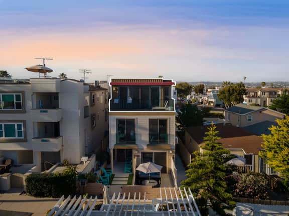 Modern Oceanview Penthouse 3Bed + Parking