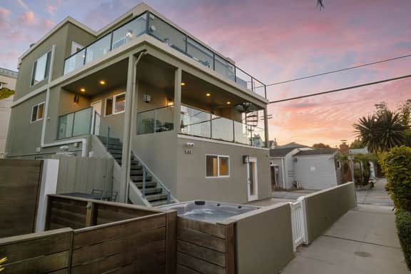 Luxury Meets Beach | Stunning Bay Views | Hot Tub | Fire Pit