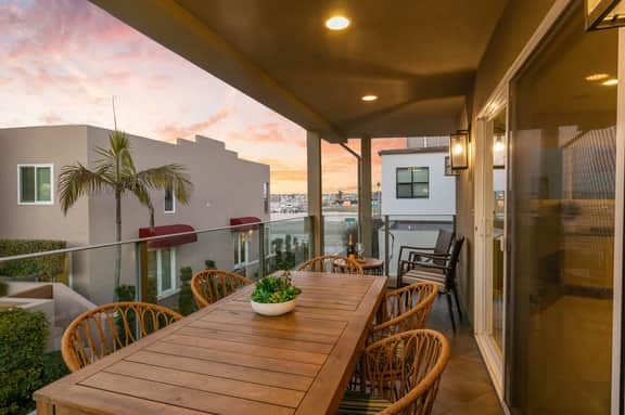 Luxury Meets Beach | Stunning Bay Views | Hot Tub | Fire Pit