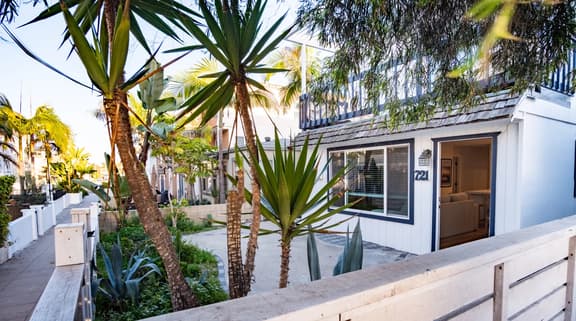 Driftwood Dreams | 2BR Coastal Stay|Steps to ocean